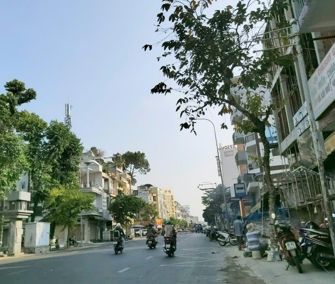 BÁN NHÀ MT NGUYỄN THÁI SƠN,  GẦN SÂN BAY, 50M²,  3 TẦNG,  7.4 TỶ TL